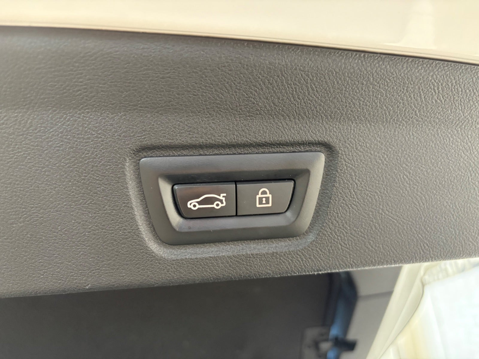 Hvid BMW i4 fra 2022