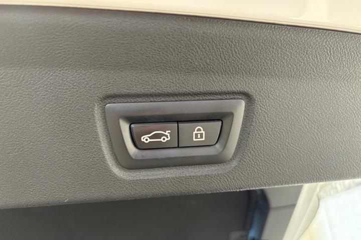 Hvid BMW i4 fra 2022