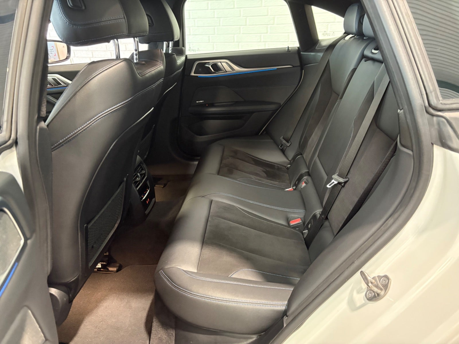 Hvid BMW i4 fra 2022