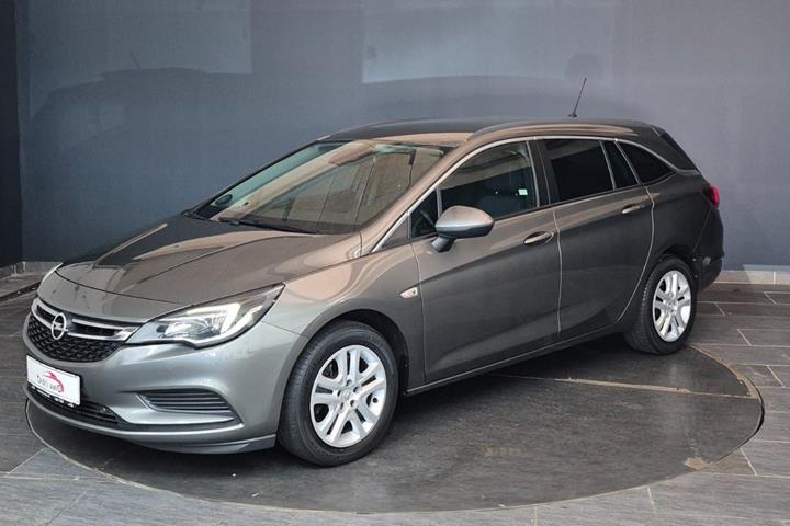 Grå Opel Astra fra 2019