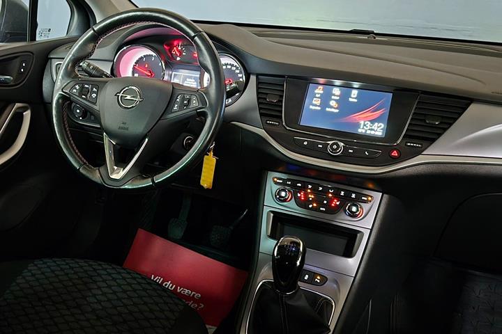 Grå Opel Astra fra 2019