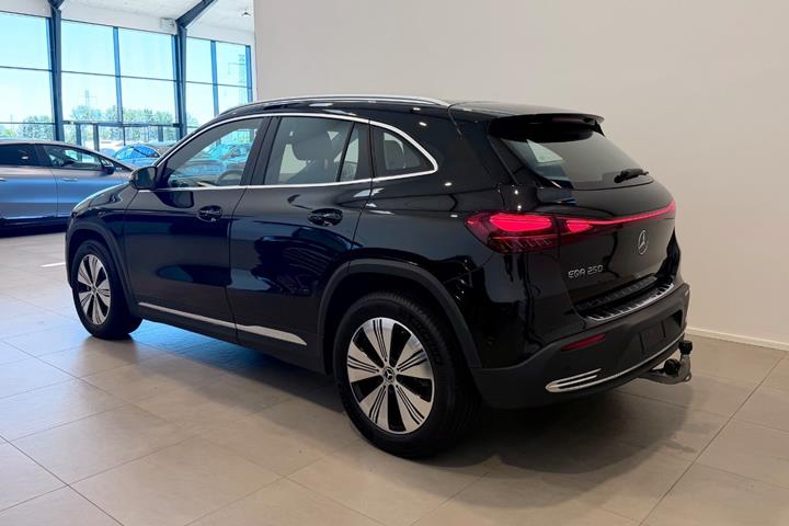 Sort Mercedes EQA250 fra 2025