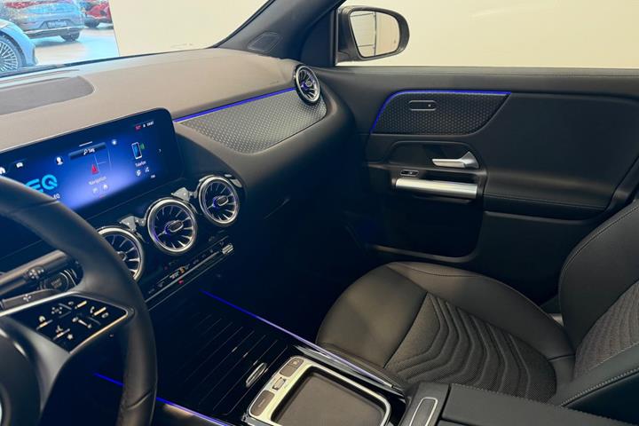 Sort Mercedes EQA250 fra 2025