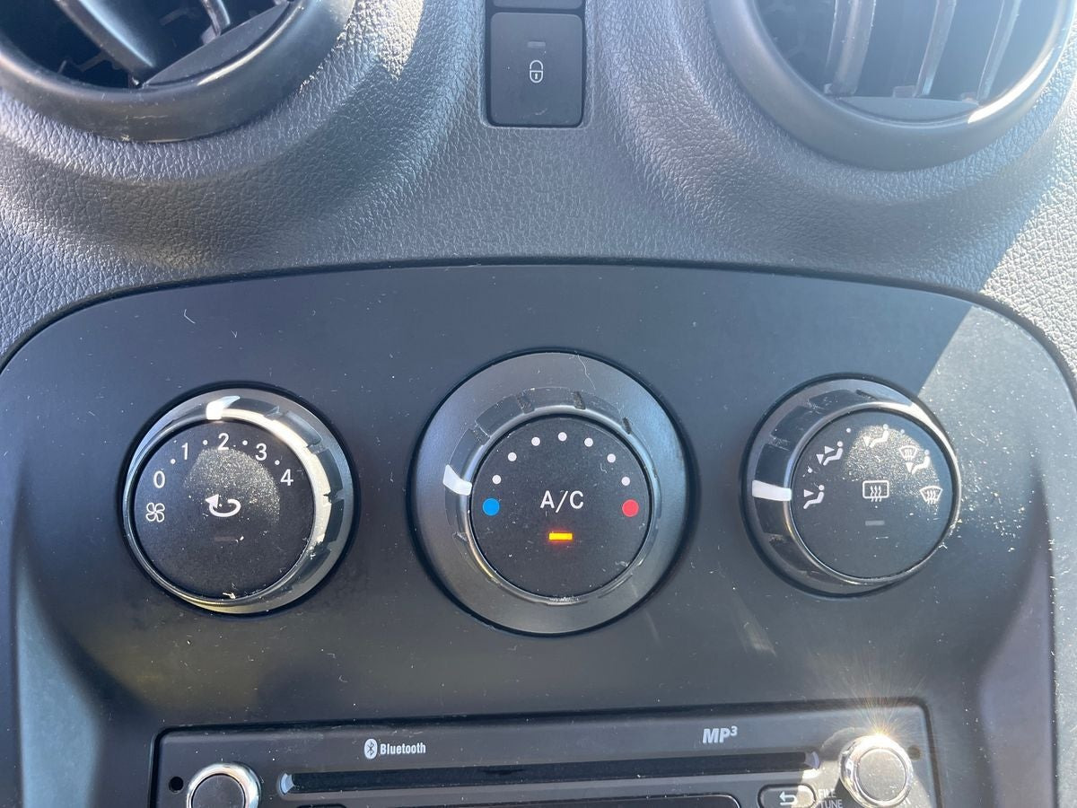 Beige Mercedes Citan 111 fra 2019 set indefra