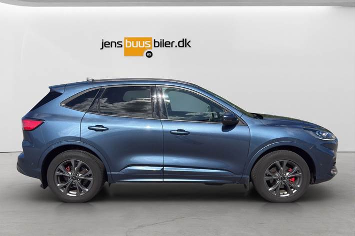 Blå Ford Kuga fra 2022