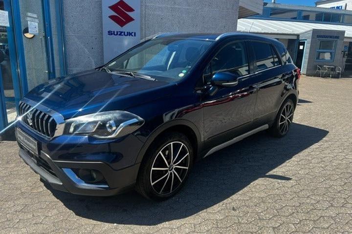 Blå Suzuki S-Cross fra 2020 set udefra
