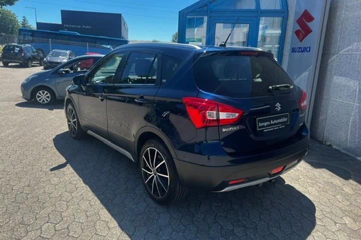 Blå Suzuki S-Cross fra 2020