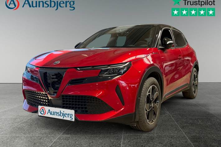 Rød Alfa Romeo Junior fra 2024