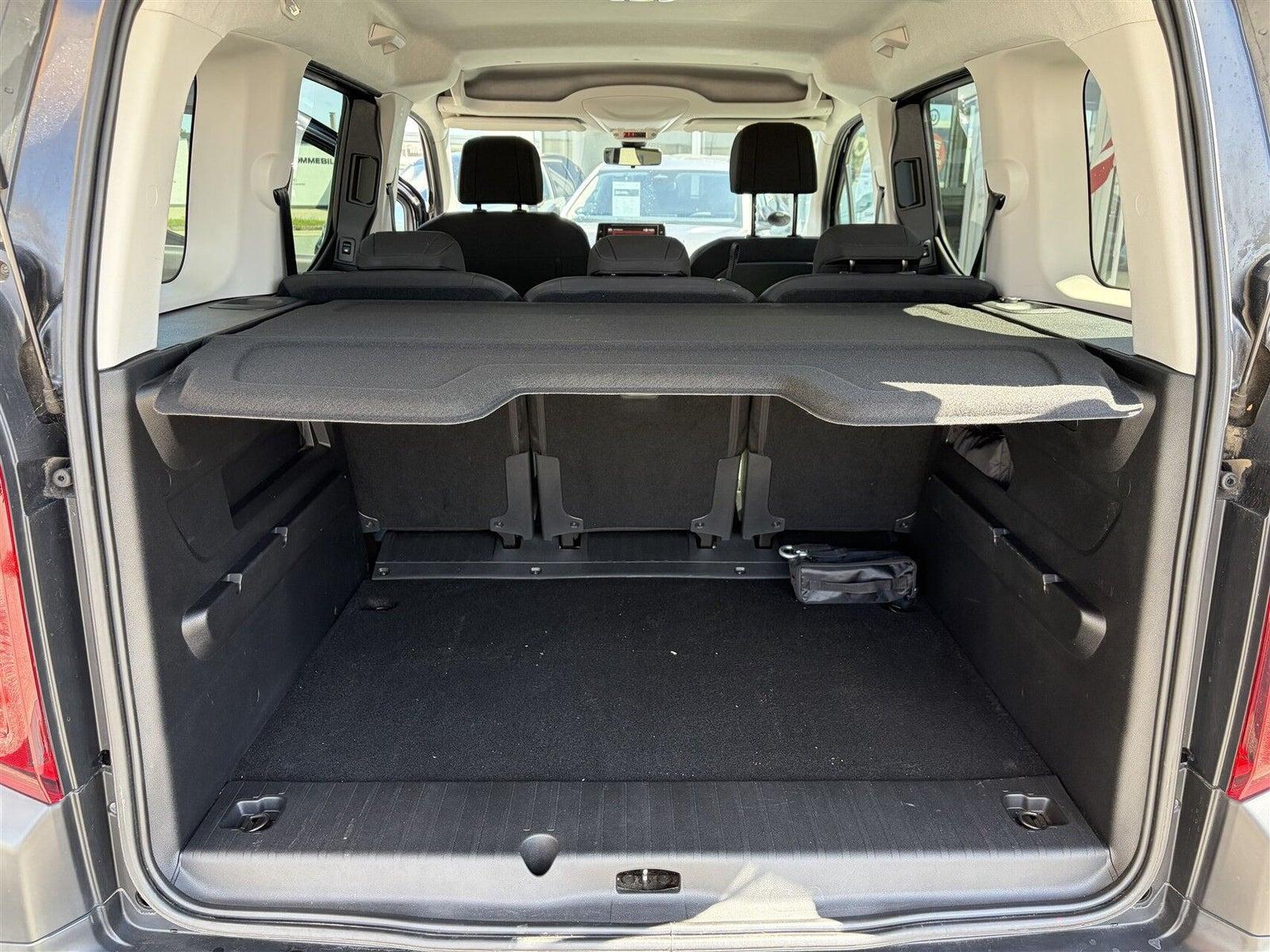 Sort Citroën Berlingo fra 2019