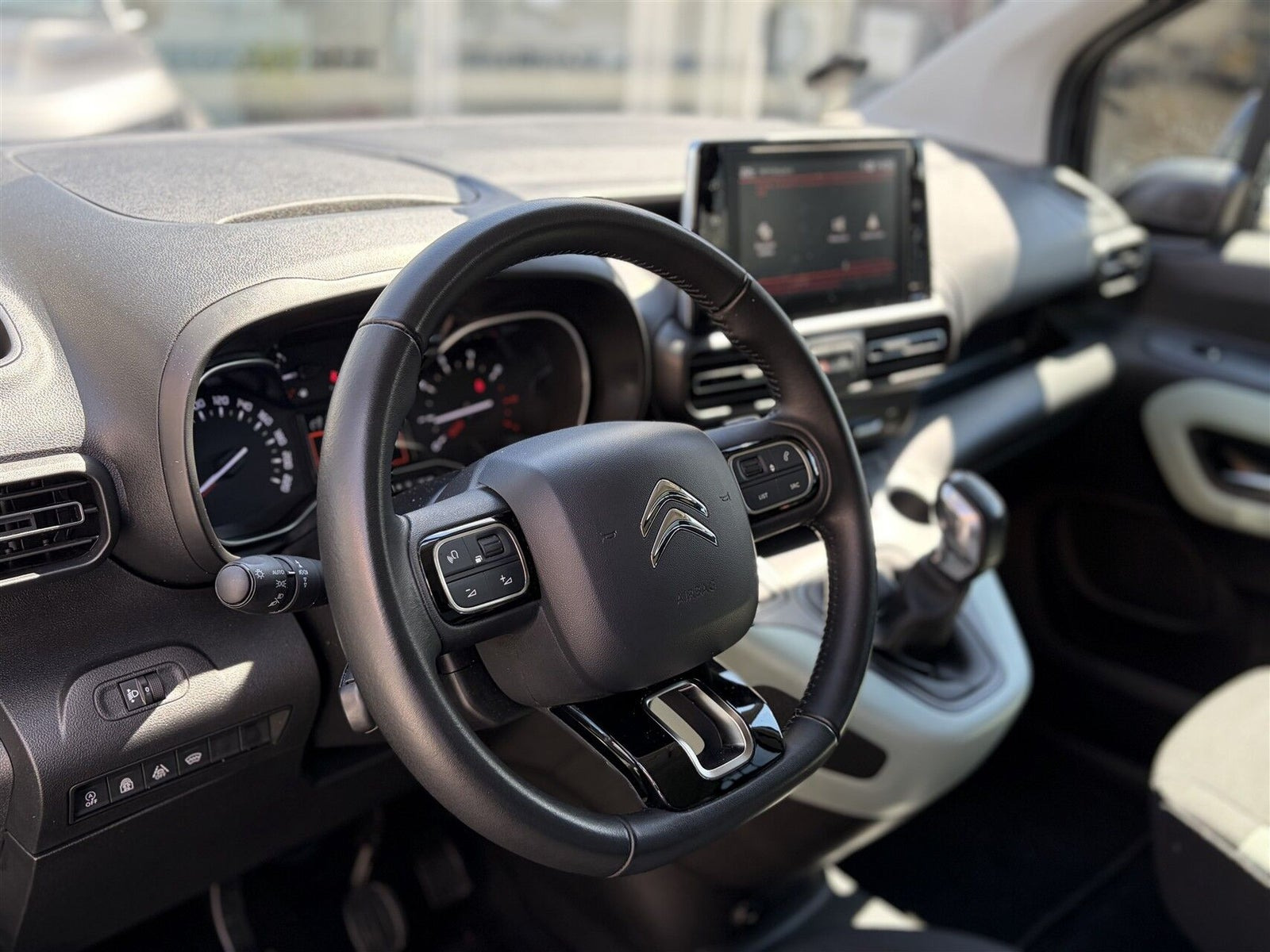 Sort Citroën Berlingo fra 2019