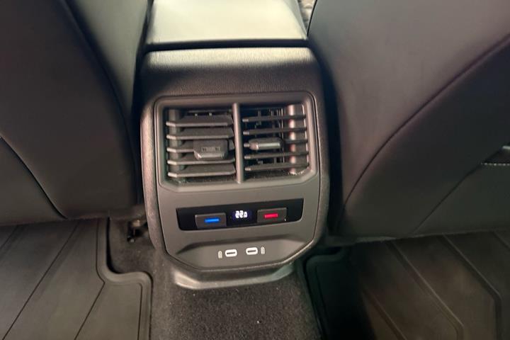 Sort Seat Leon fra 2021