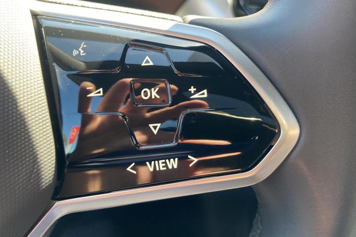 Blå VW ID.4 fra 2023