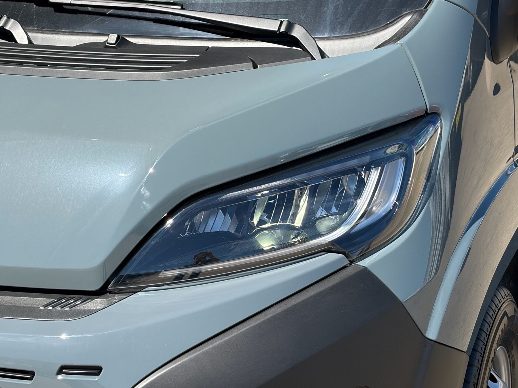 Grå Fiat Ducato fra 2026