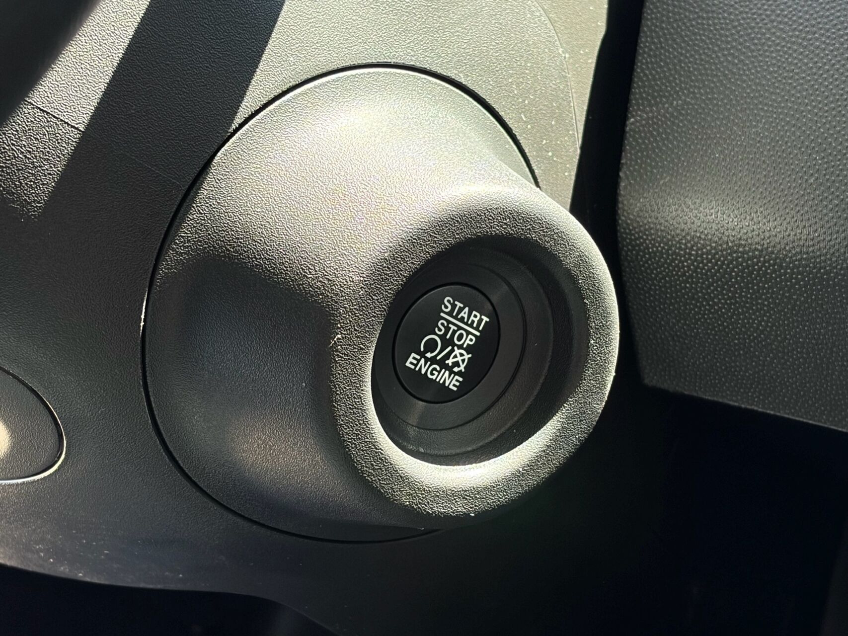 Grå Fiat Ducato fra 2026