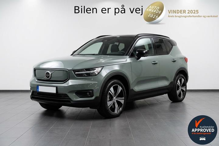 Grøn Volvo XC40 fra 2022 set udefra