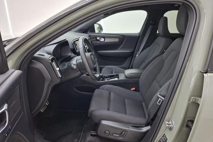 Grøn Volvo XC40 fra 2022