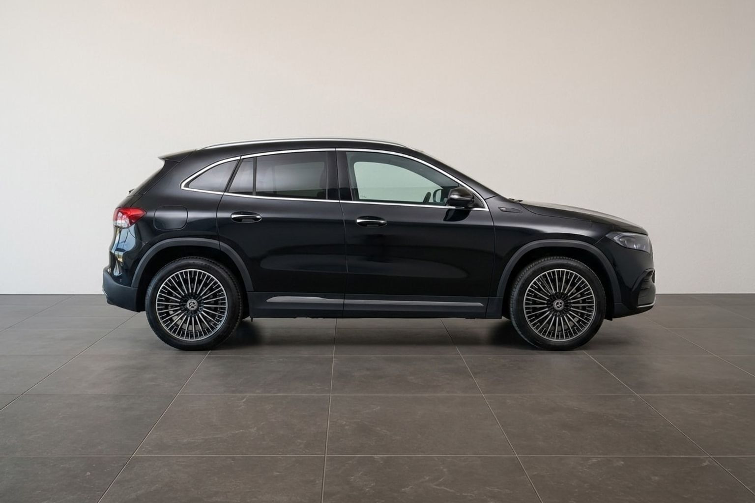 Sort Mercedes EQA 250+ fra 2024