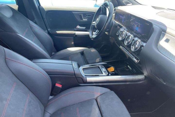 Sort Mercedes EQA 250+ fra 2024