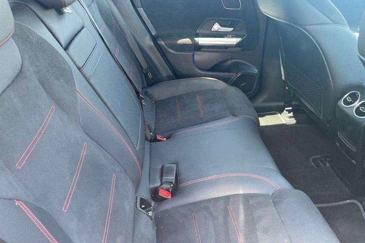 Sort Mercedes EQA 250+ fra 2024