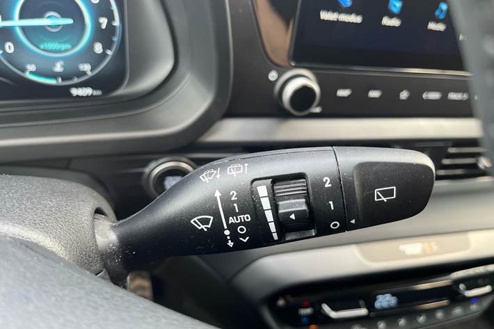 Hvid Hyundai Bayon fra 2025