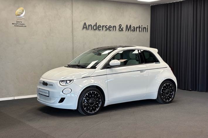 Hvid Fiat 500e fra 2023