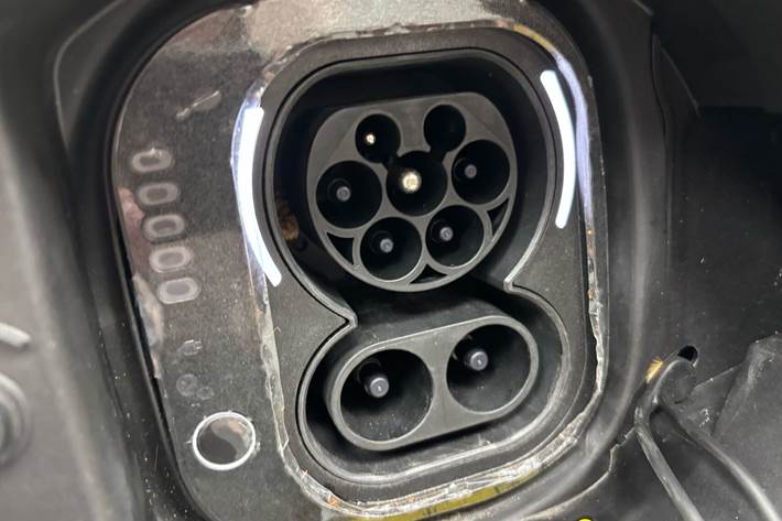 Hvid Fiat 500e fra 2023