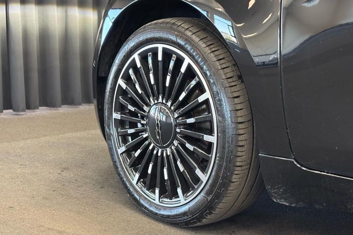 Sort Fiat 500e fra 2023