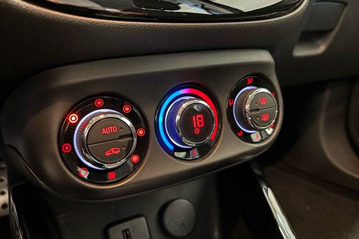 Grå Opel Corsa fra 2016