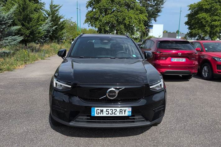 Sort Volvo XC40 fra 2023