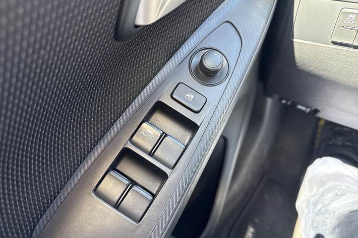 Hvid Mazda 2 fra 2022