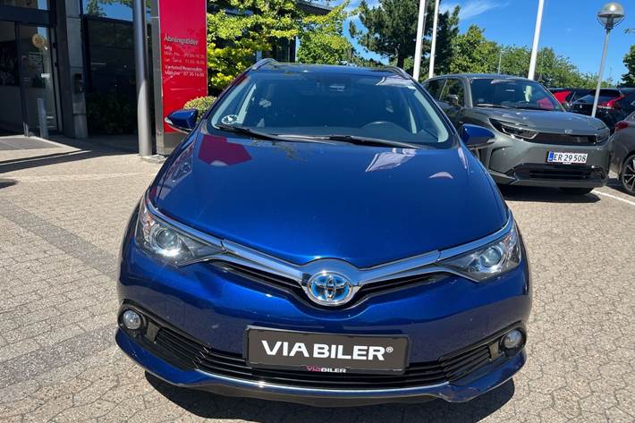 Blå Toyota Auris fra 2018