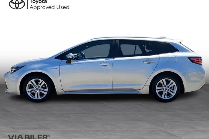 Sølv Toyota Corolla fra 2021