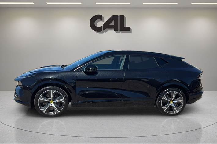 Sort Lotus Eletre fra 2024
