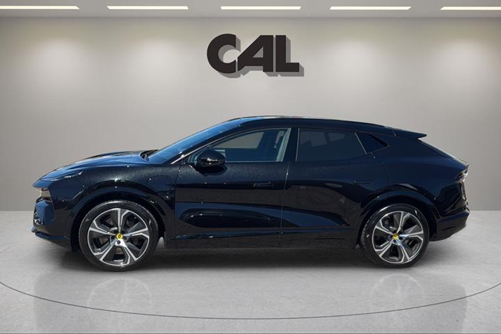 Sort Lotus Eletre fra 2024