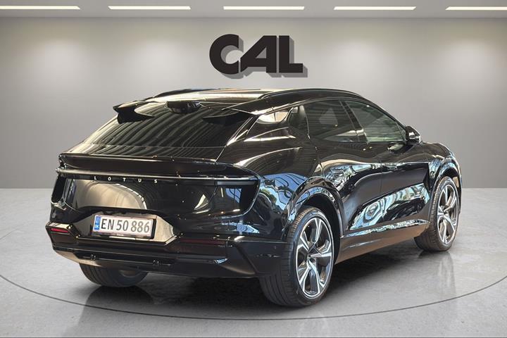 Sort Lotus Eletre fra 2024
