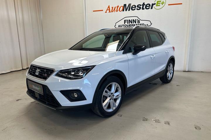 Hvid Seat Arona fra 2021 set udefra