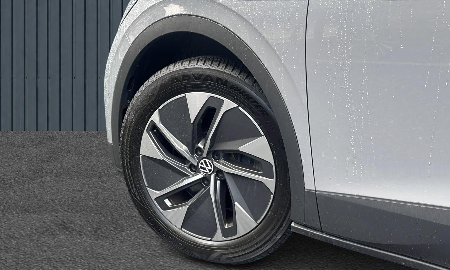Grå VW ID.4 fra 2023
