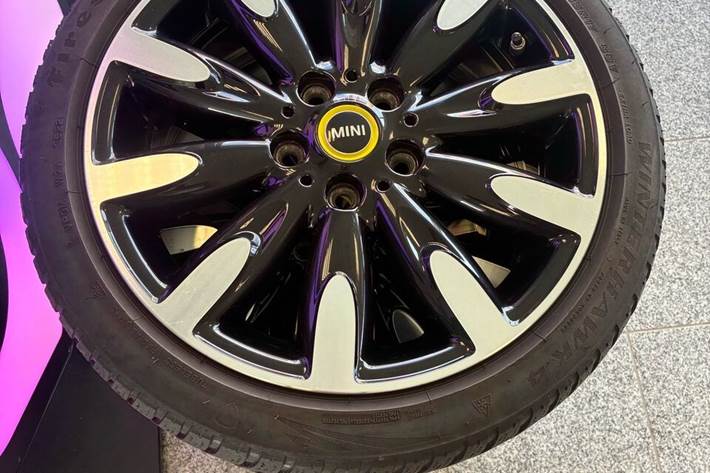Grå Mini Cooper SE fra 2021