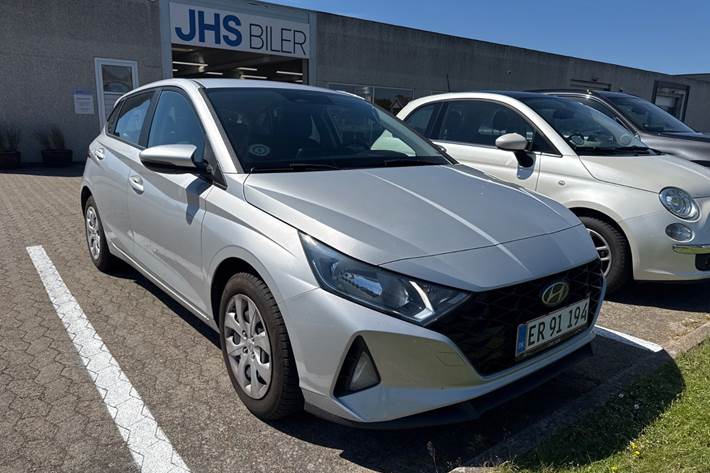 Sølv Hyundai i20 fra 2021
