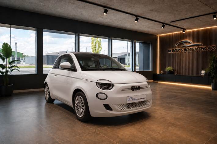 Hvid Fiat 500e fra 2023