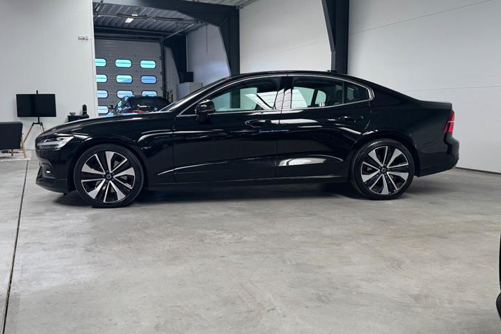 Sort Volvo S60 fra 2020