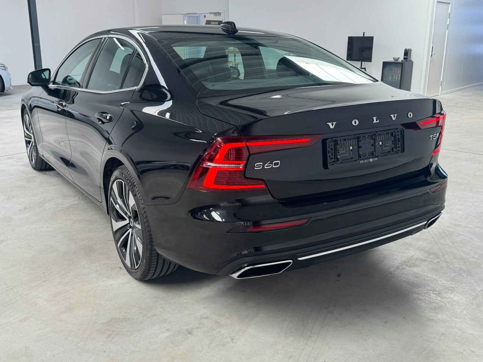 Sort Volvo S60 fra 2020