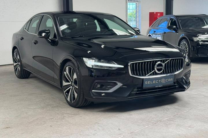 Sort Volvo S60 fra 2020