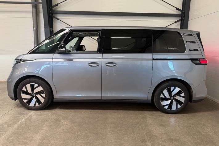 Grå VW ID.Buzz fra 2023