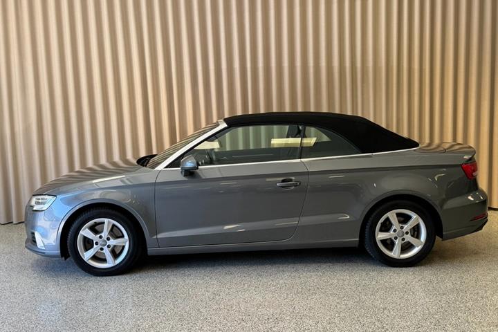 Grå Audi A3 fra 2019