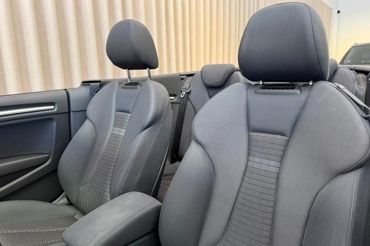 Grå Audi A3 fra 2019