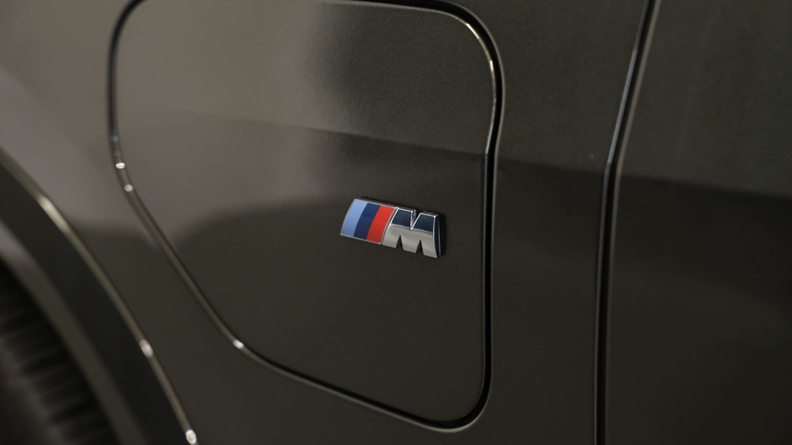 Grøn BMW X5 fra 2024