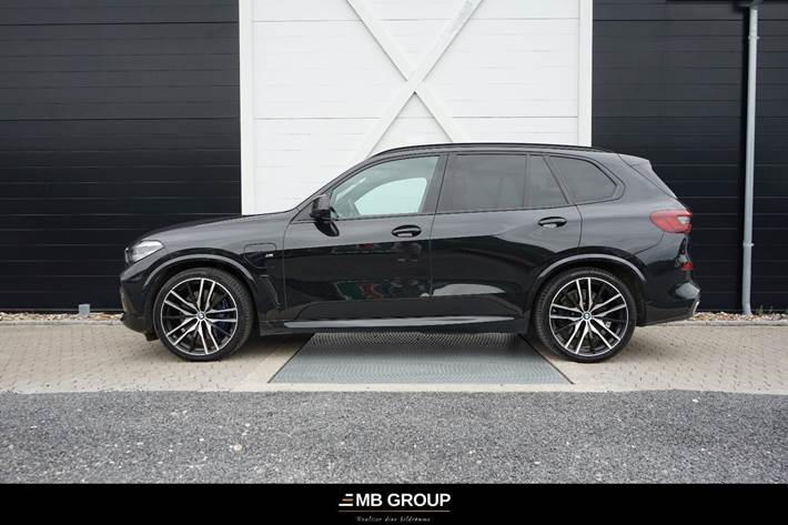 Sort BMW X5 fra 2021