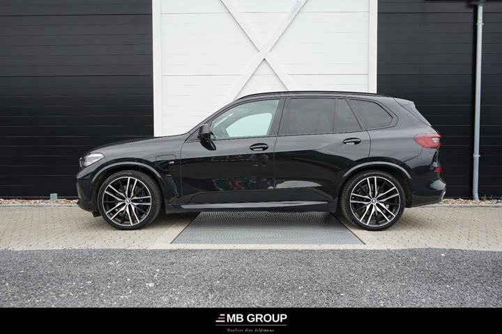 Sort BMW X5 fra 2021