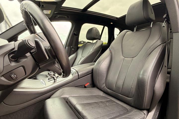 Sort BMW X5 fra 2021
